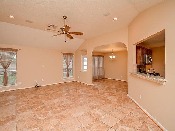 3rd image of 22827 Old Church Ln