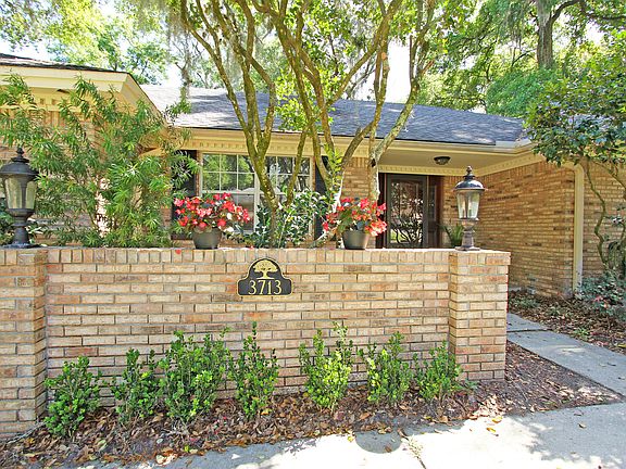3rd image of 3713 Manor Oaks Dr