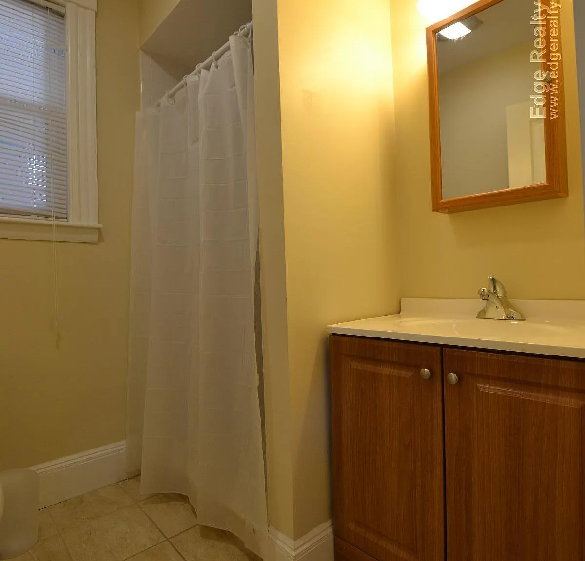 3 bed, 1300 sqft, $3,700 — Photo 4