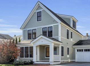 15 Saw Mill Cir, Manchester, MA 01944