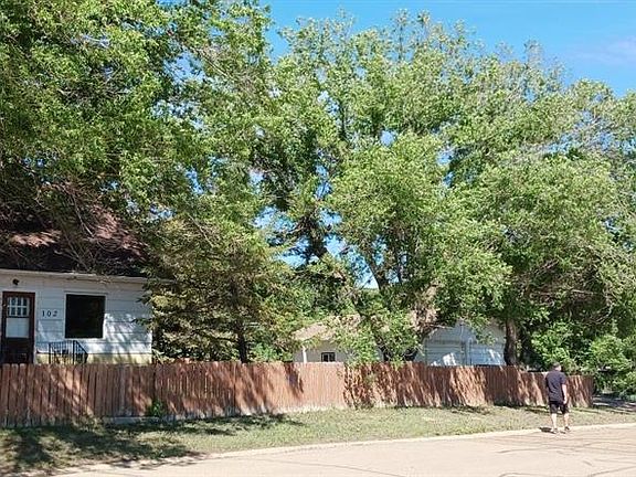 2nd image of 102 1st AVENUE E