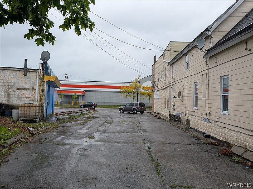 1st image of 21 Grant St #25