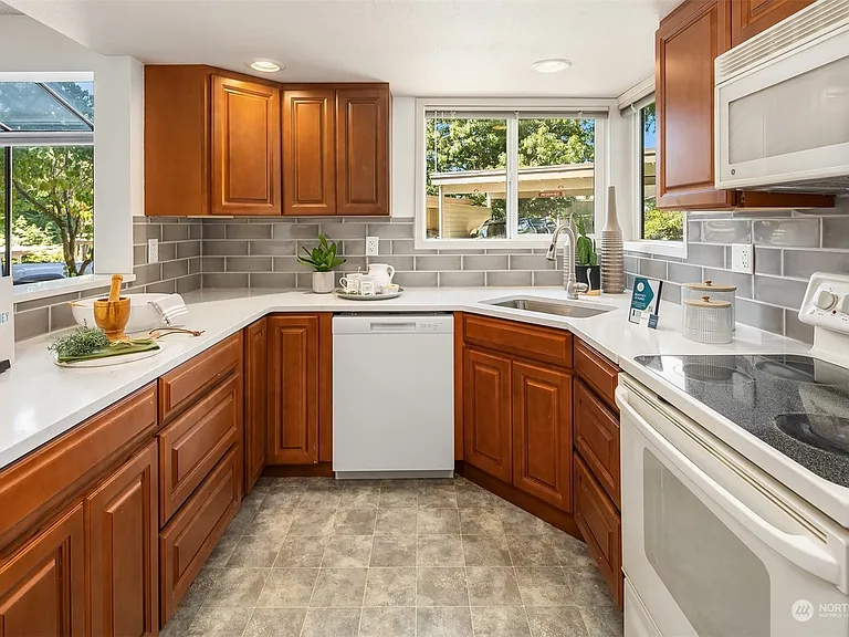 15175 Sunwood Blvd #DD12 — Photo 18