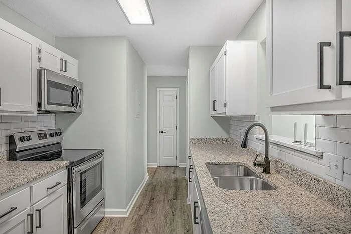 1 Wendy Hill Way — Photo 2