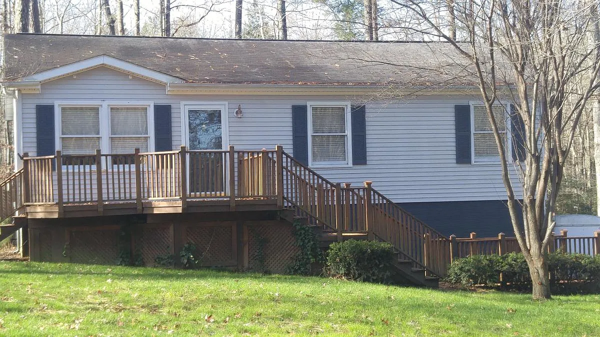 3 bed, 1800 sqft, $2,100 — Photo 1