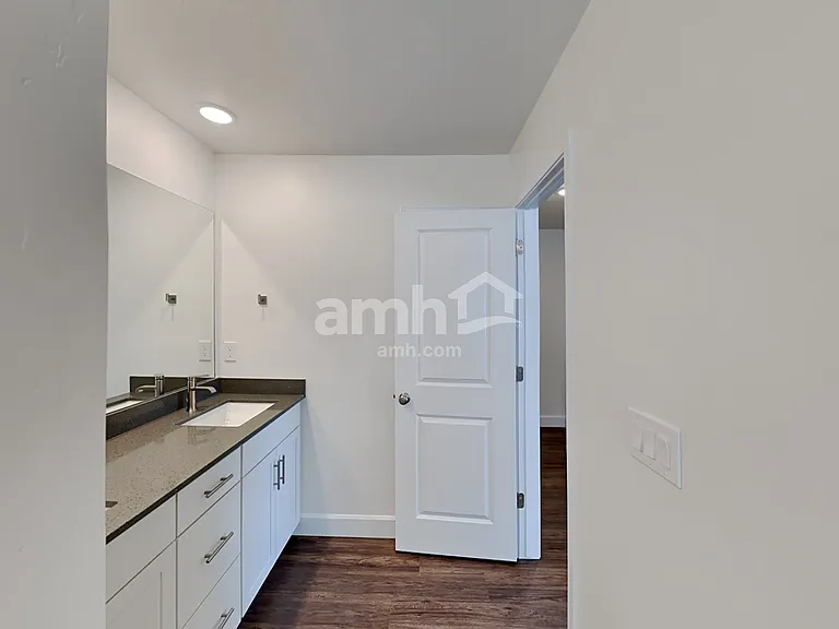 2184 E Silverado Ln — Photo 10