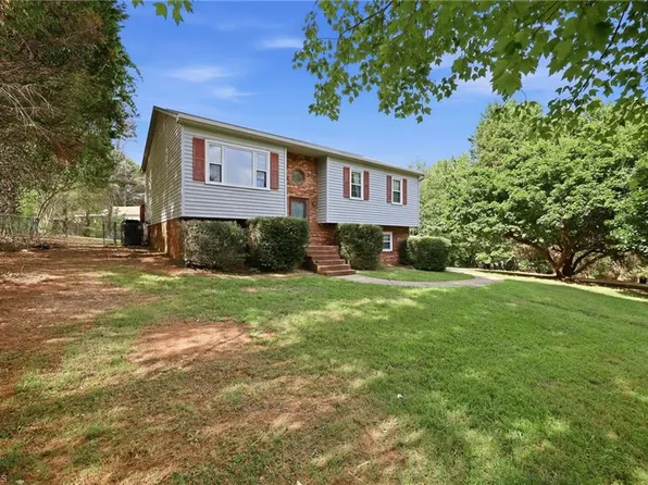 7119 Hunting Brook Ct, Walkertown, NC 27051