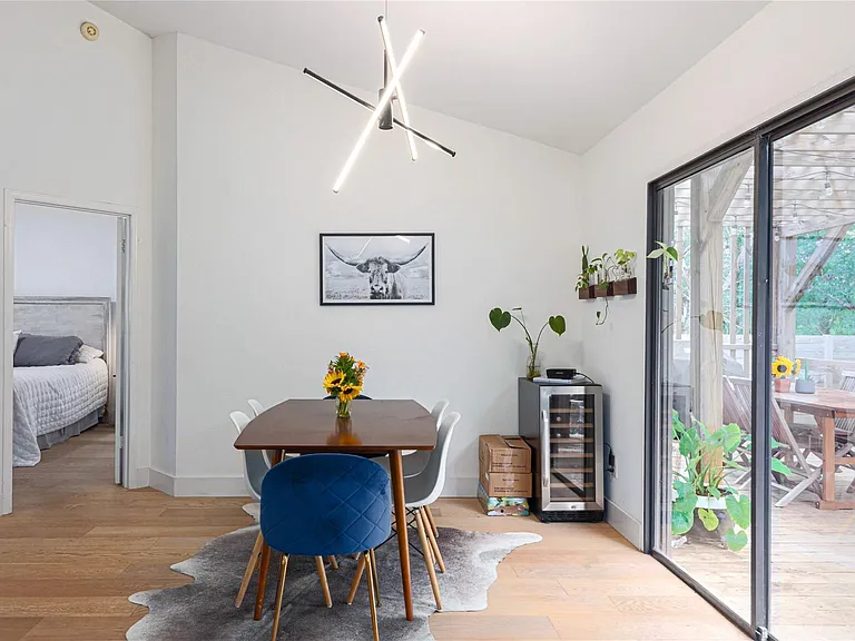 8812 United Kingdom Dr — Photo 15