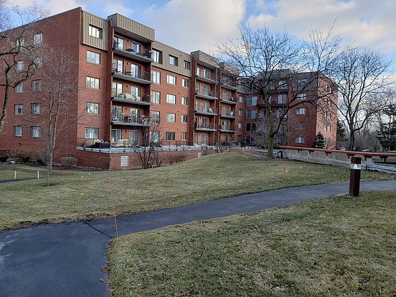 2nd image of 127 Acacia Dr #102