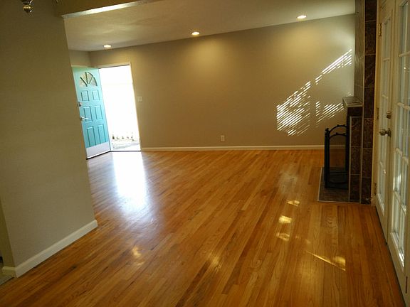 2nd image of 542 Monica Ln