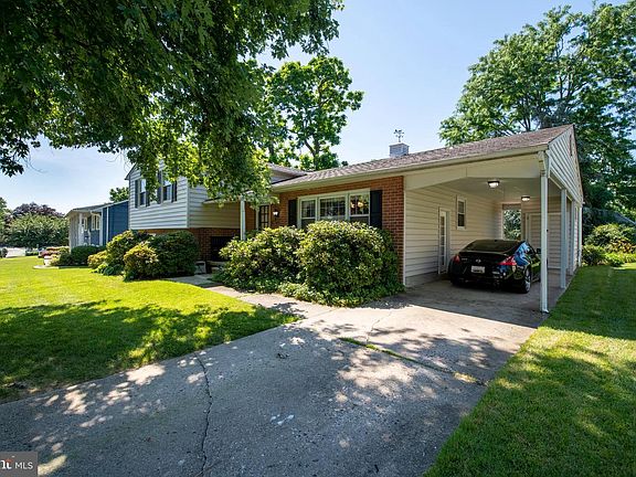 2nd image of 1815 Leadburn Rd