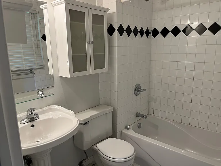 208 Doud Dr — Photo 11