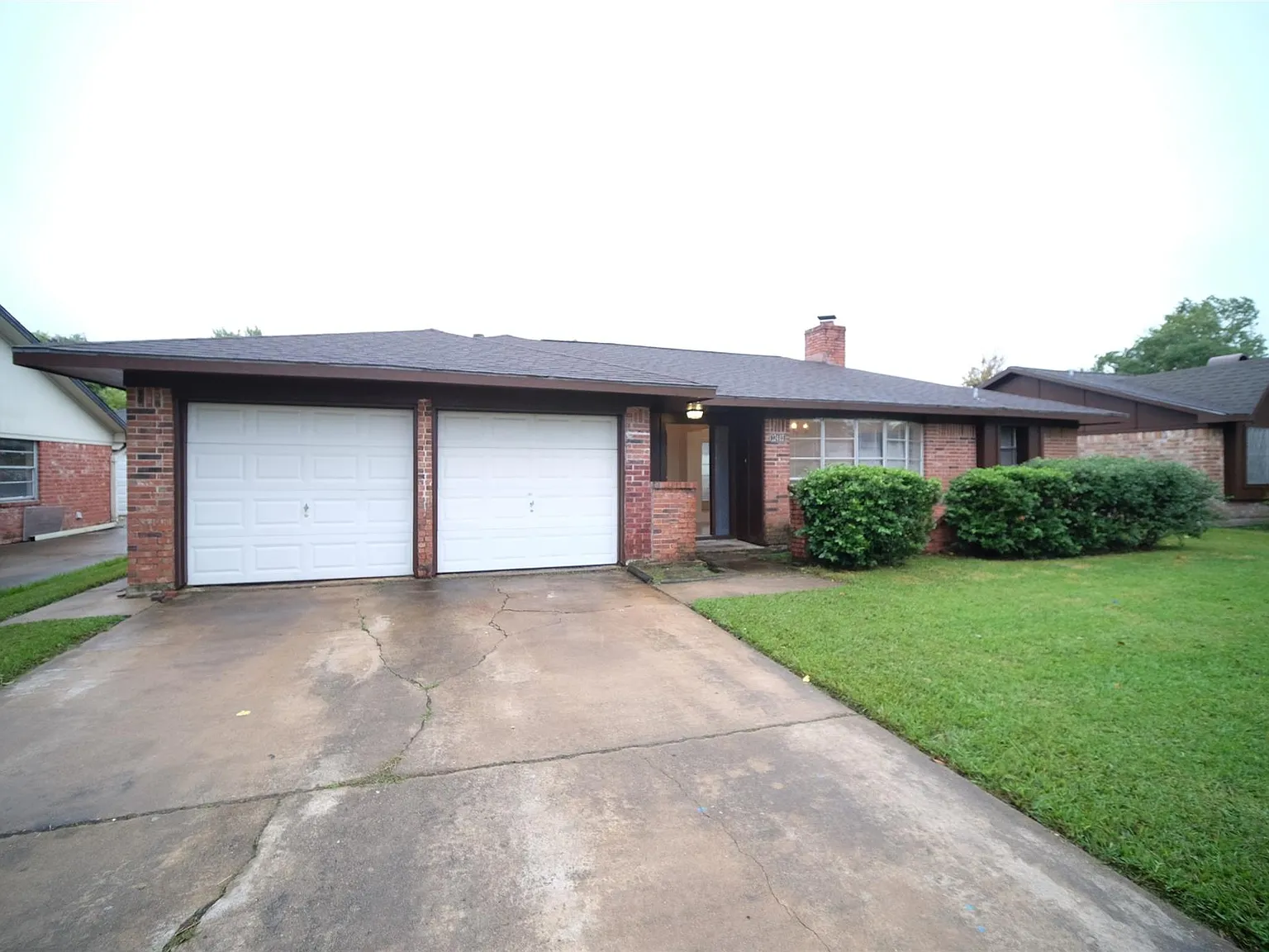 4 bed, 2.0 bath, 1865 sqft, $2,200 — Photo 2