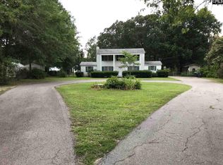 555 Lakeshore Dr, Chapin, SC 29036