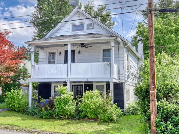 229 Simpson St, Dupont, PA 18641