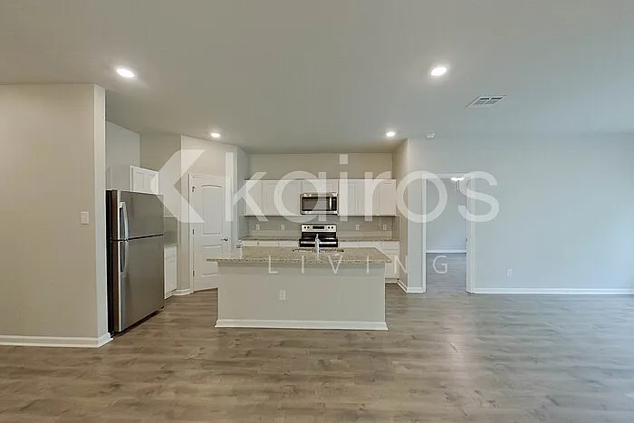 124 Yardley Ct — Photo 6