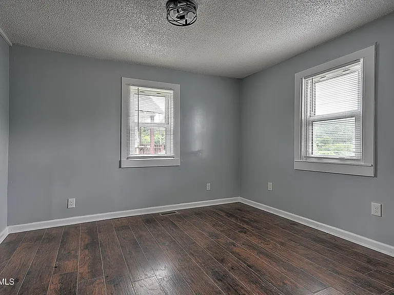 1208 Riverside Ave — Photo 28