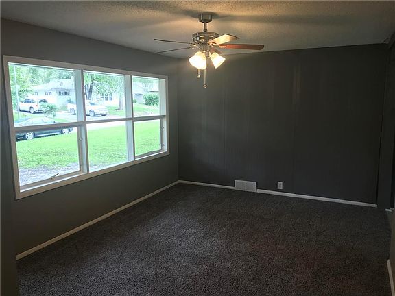 2nd image of 11423 Richmond Ave
