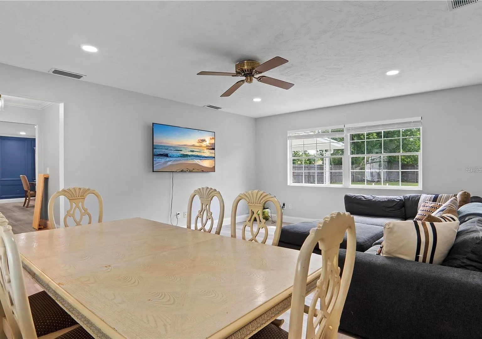 Gorgeous fully remodeled pool home in Winter Park - Available now — Photo 3