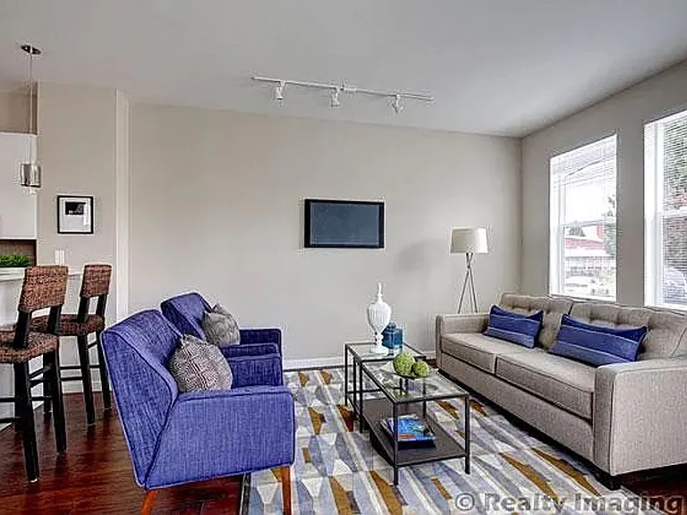 Axis PDX Apartments — Photo 5