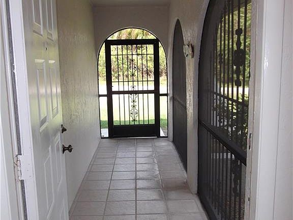 3rd image of 523 Jackson Ave