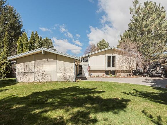 2nd image of 3136 Merlin Dr