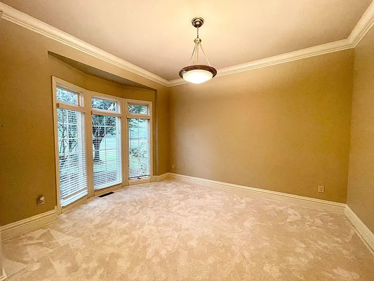 8034 Balmoral Ct — Photo 35