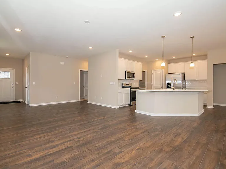 1706 S Centennial Ave — Photo 4