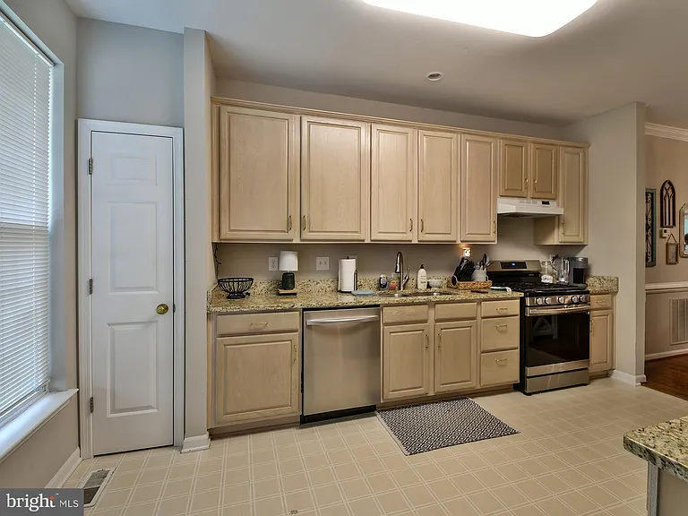 5807 Ivy League Dr — Photo 12