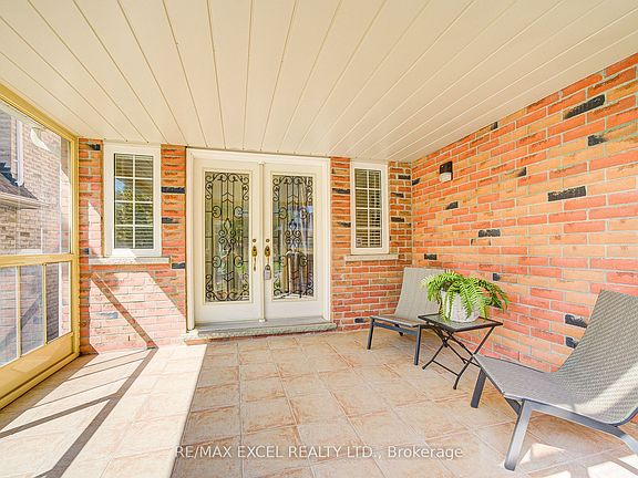 4th image of 8 Hollylane Dr