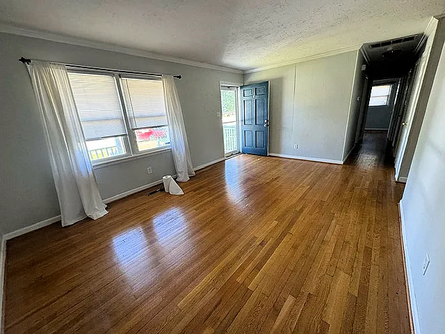 Renovated Ranch in Foxwood — Photo 3