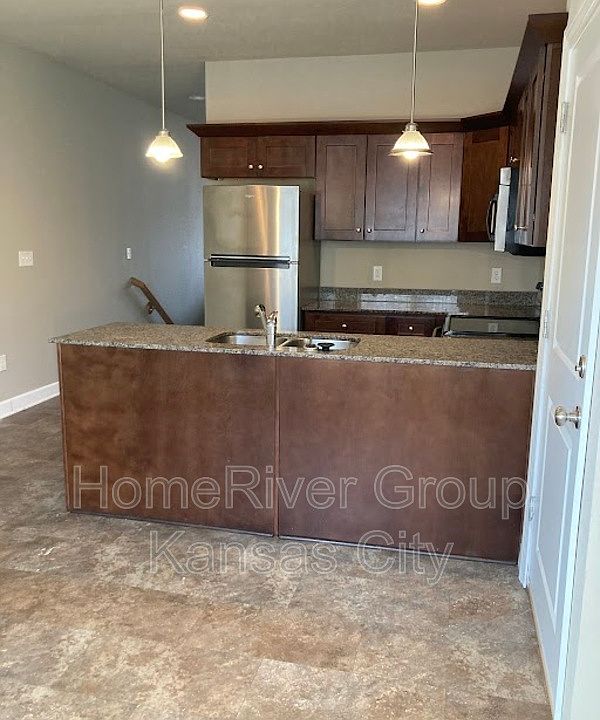 1st image of 602 N 74th St