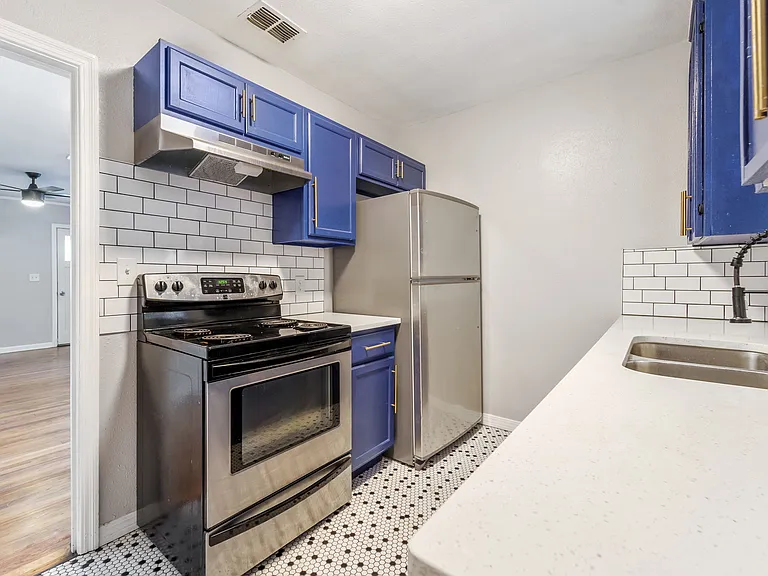 3546 Hibiscus St — Photo 6