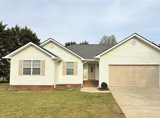 70 Shannons Ct, Comer, GA 30629