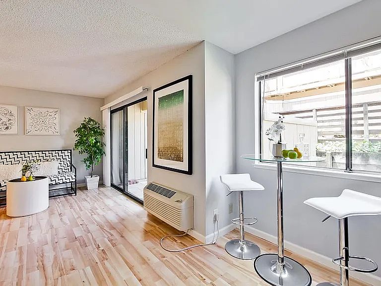 1st image of 988 Kiely Blvd