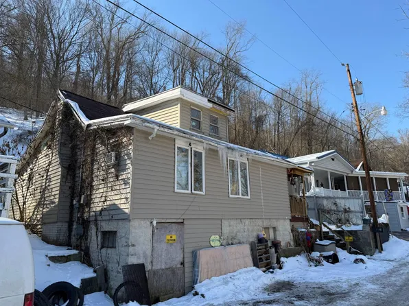 159 Fleming St, Monongah, WV 26554