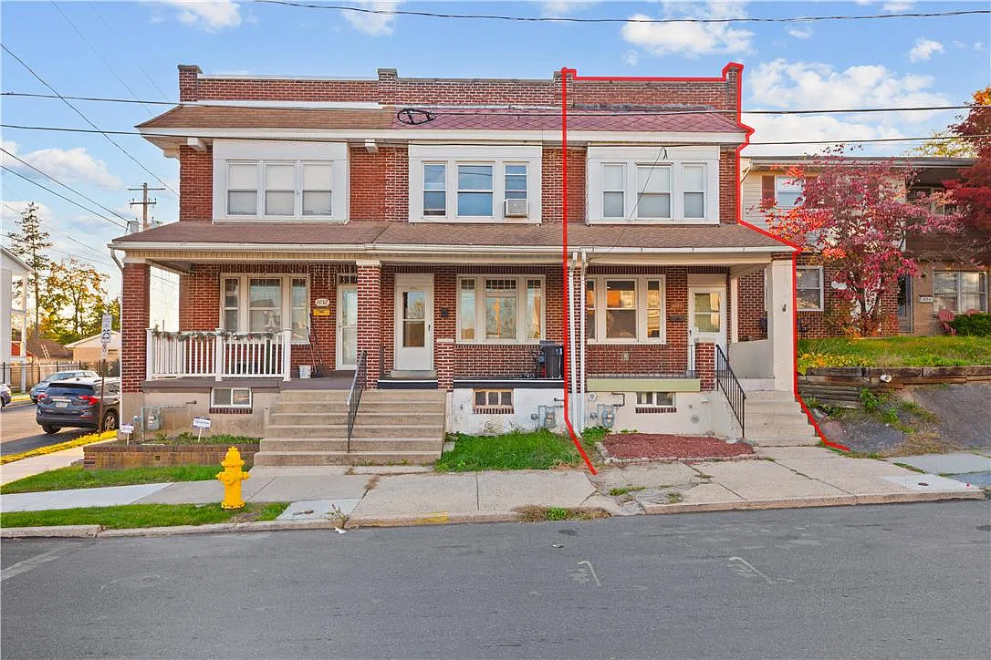 3 bed, 1.5 bath, 1886 sqft, $2,300 — Photo 3