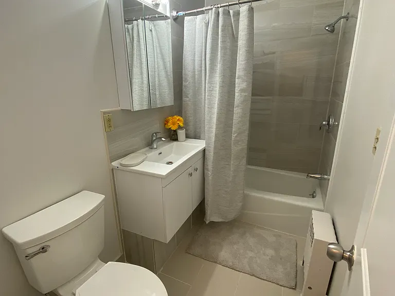 821 Grand Ave #2 — Photo 10