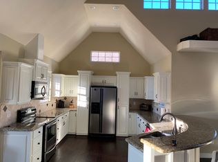 318 Wagon Wheel Trl, Angleton, TX 77515