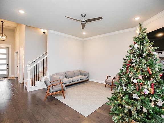 2nd image of 1730 Grace Pl