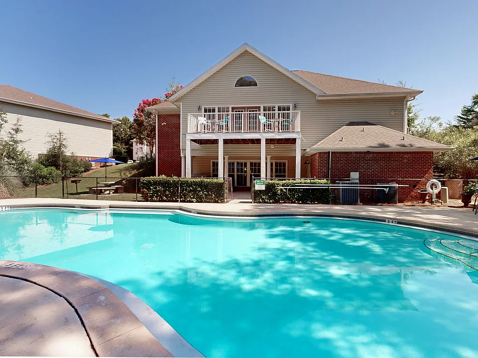 Riverwood Apartments