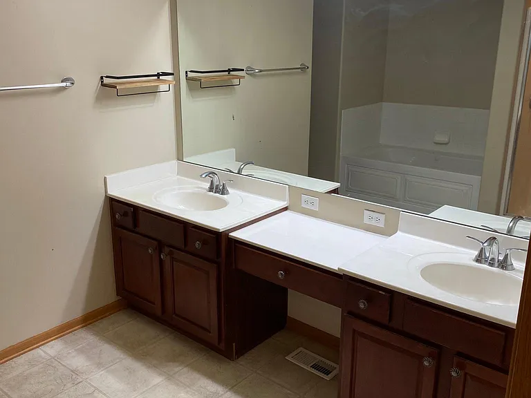 2210 Walnut Creek Dr — Photo 9