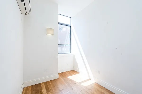 Rented by Nooklyn NYC LLC | media 80