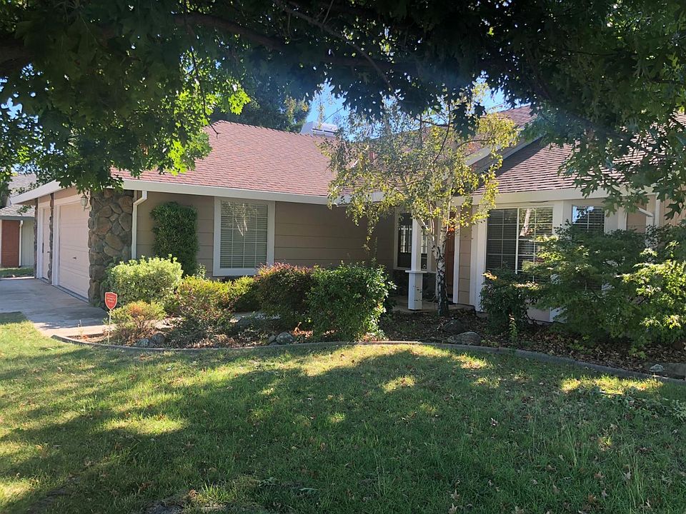 1st image of 801 Willow Creek Dr