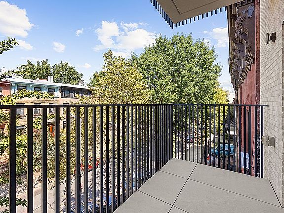 5th image of 654 Jefferson Ave #3A