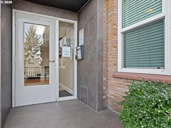 1205 SW Cardinell Dr Unit 607, Portland, OR 97201