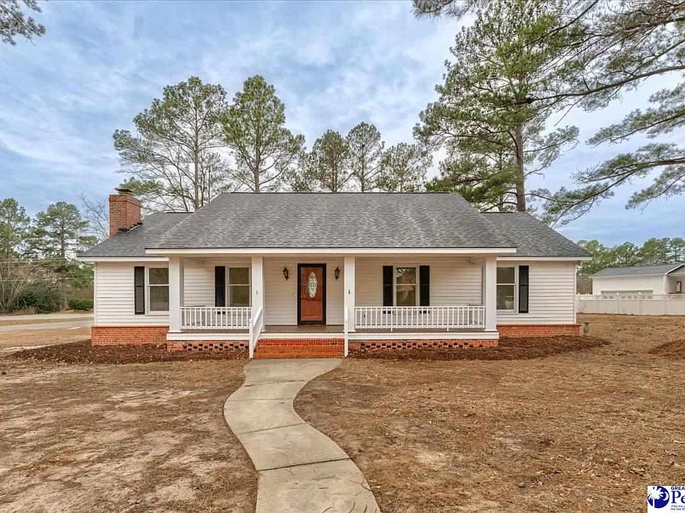 1st image of 300 Crepe Myrtle Ln