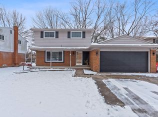 29985 Spring River Dr, Southfield, MI 48076