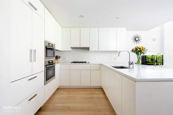 Rented by Sotheby's International Realty | media 12
