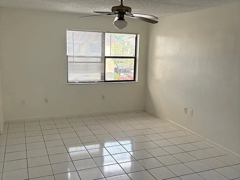 10845 NW 7th St #23 — Photo 15